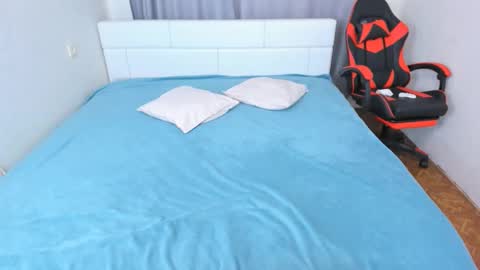 Snapshot of mmmmmargo chatting on 10.20.25 Margo online show from 10.20.25