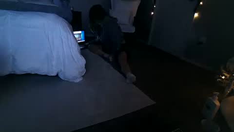 Snapshot of mmmmmwah chatting on 12.09.24 Angel online show from 12.09.24