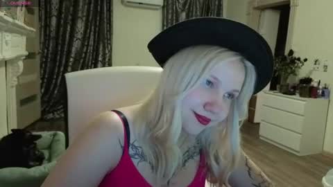 Snapshot of mmonlytiny chatting on 07.25.26 Margo online show from 07.25.26
