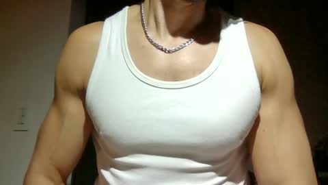 Snapshot of mmuscularman chatting on 06.19.26 mmuscularman online show from 06.19.26