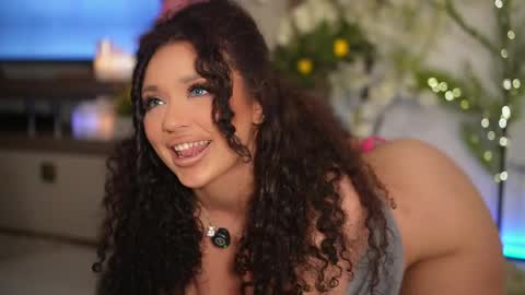Snapshot of moan_4_you chatting on 05.19.26 Ruxxx online show from 05.19.26