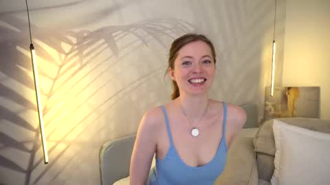 Snapshot of moan_elisa chatting on 05.23.26 moan_elisa online show from 05.23.26