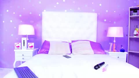 Sophia  online show from 01.17.25