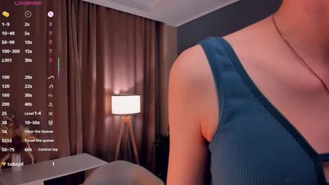 Snapshot of moirebroady chatting on 10.09.25 Laura online show from 10.09.25