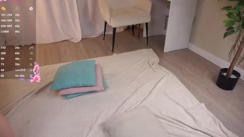 Snapshot of moirebroady chatting on 10.13.25 Laura online show from 10.13.25