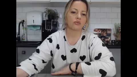 erika online show from 02.14.25