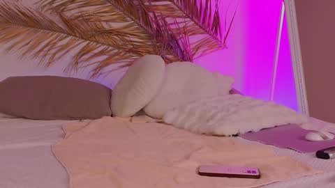 Molly online show from 12.21.24