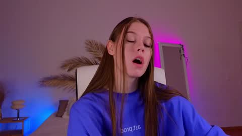 Molly online show from 12.22.24