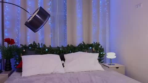 Molly online show from 12.25.24