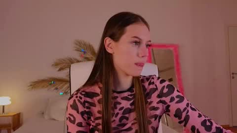 Molly online show from 02.20.25