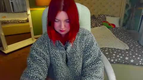 Snapshot of molinmoon chatting on 02.10.25 Rosa online show from 02.10.25