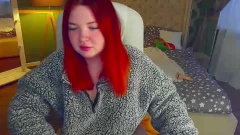 Snapshot of molinmoon chatting on 02.11.25 Rosa online show from 02.11.25