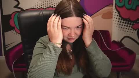 Snapshot of molinmoon chatting on 09.26.25 Rosa online show from 09.26.25