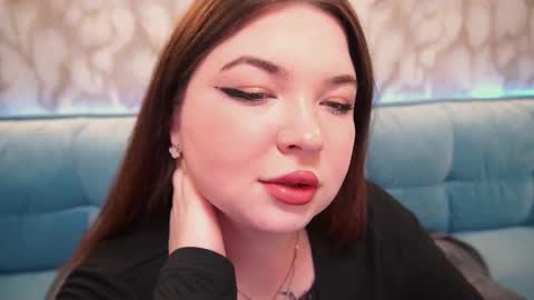 Snapshot of molinmoon chatting on 12.04.25 Rosa online show from 12.04.25