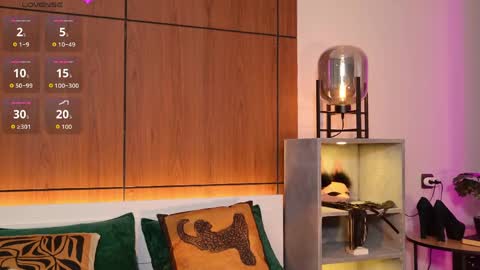 moliqin online show from 04.30.26