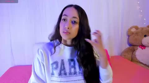 M o L l i E  online show from 06.17.26