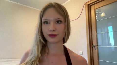 Snapshot of mollieadamek chatting on 05.10.26 Lisa online show from 05.10.26