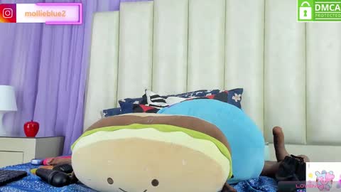 Hey Guys  Im Mollie online show from 01.10.25