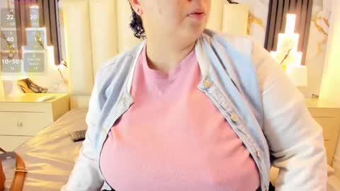 Hey Guys  Im Mollie online show from 02.16.25