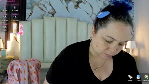 Hey Guys  Im Mollie online show from 10.24.25