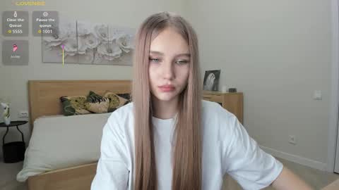 Snapshot of molly_555 chatting on 11.03.25 Sima online show from 11.03.25