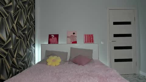 Snapshot of molly_555 chatting on 11.27.25 Sima online show from 11.27.25