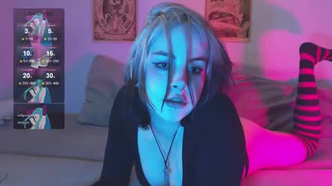 Molly Crow online show from 12.09.24