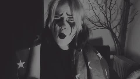 Molly Crow online show from 01.14.25