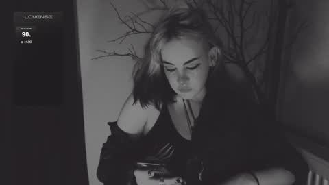 Molly Crow online show from 01.18.25