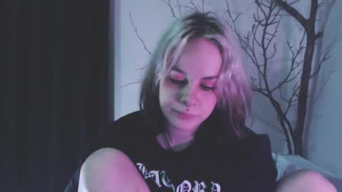 Molly Crow online show from 01.31.25