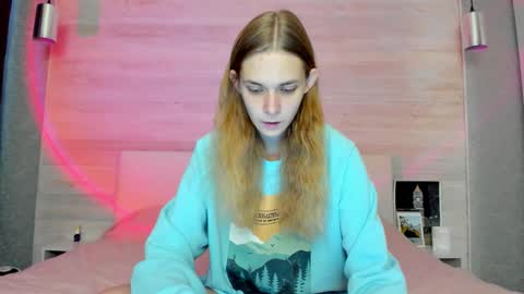 Molly Hunt online show from 11.09.25