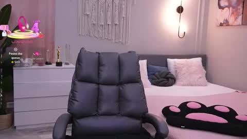 Molly online show from 11.05.25