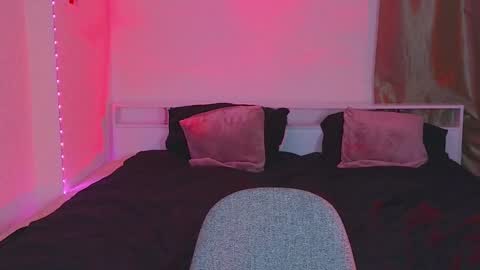 molly_millerr online show from 12.28.24