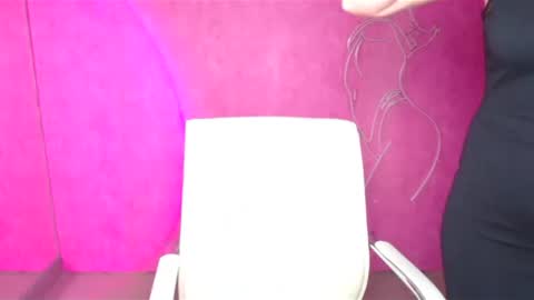 Molly online show from 12.21.24