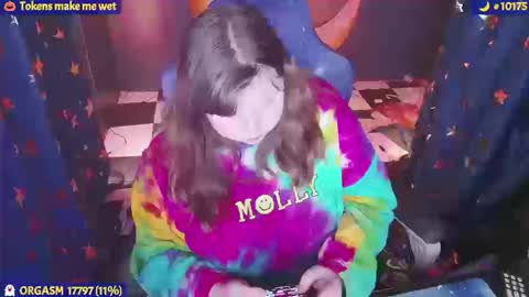 Snapshot of molly_moons chatting on 10.18.25 molly_moons online show from 10.18.25
