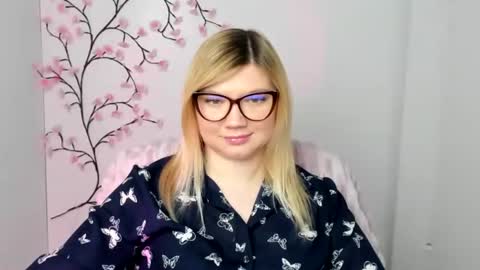 Molly online show from 12.19.25