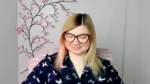 Molly online show from 03.24.26