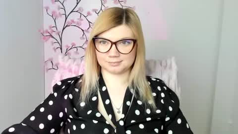 Molly online show from 04.18.26