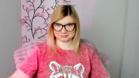 Snapshot of molly_moree chatting on 05.09.26 Molly online show from 05.09.26
