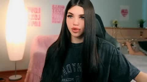 Snapshot of molly_rettyy chatting on 05.18.26 Molly online show from 05.18.26