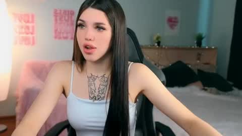 Snapshot of molly_rettyy chatting on 06.14.26 Molly online show from 06.14.26