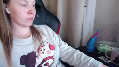 I have new photos come and see with love Molly online show from 12.20.25