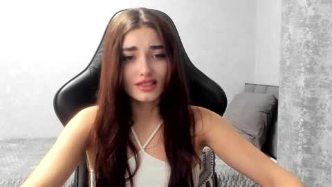 Molly online show from 12.02.25