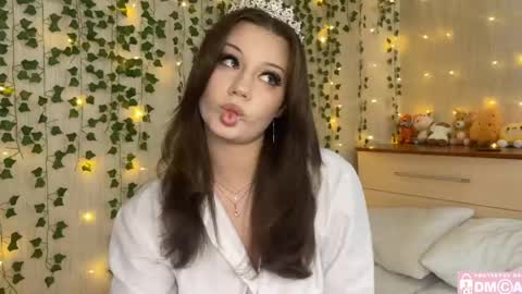 Molly online show from 05.16.26