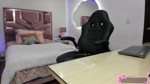 Molly  online show from 02.13.25