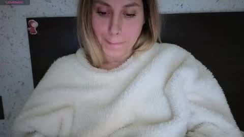 Snapshot of mollyforyou chatting on 11.22.25 Nica follow me online show from 11.22.25