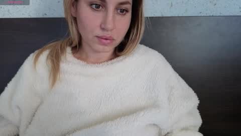 Snapshot of mollyforyou chatting on 12.16.25 Nica follow me online show from 12.16.25