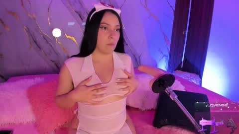 Snapshot of mollylewis18 chatting on 11.19.25 New girl Emily Valentina Michelle online show from 11.19.25