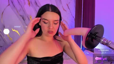 Snapshot of mollylewis18 chatting on 12.03.25 New girl Emily Valentina Michelle online show from 12.03.25