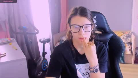  KIRA  online show from 04.01.26